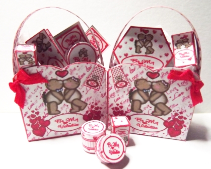 DOLLS HOUSE VALENTINES BE MY VALENTINE FILLED GIFT BAGS KIT